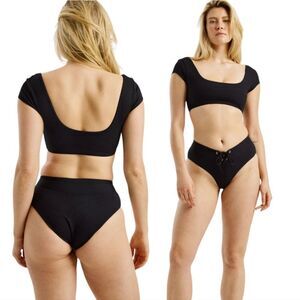 Year of Ours black Sleeved Swim bikini top size M
